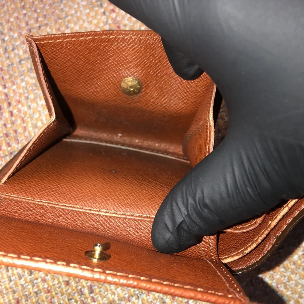 LOUIS VUITTON LV Monogram Bifold Marco Wallet with Internal Coin Pouch CA0092